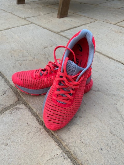 ladies running trainers size 6